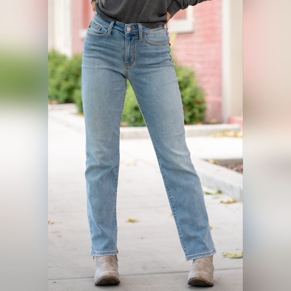 NWOT Judy Blue Straight Leg Jeans 14W